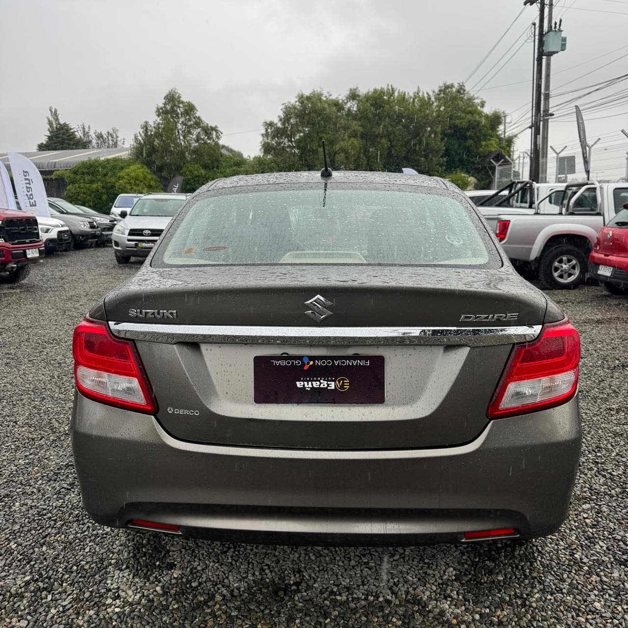 Suzuki Dzire — foto 3 de 11