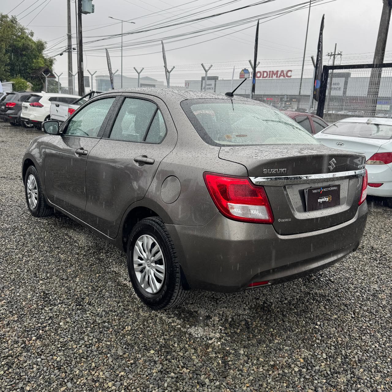Suzuki Dzire — foto 7 de 11