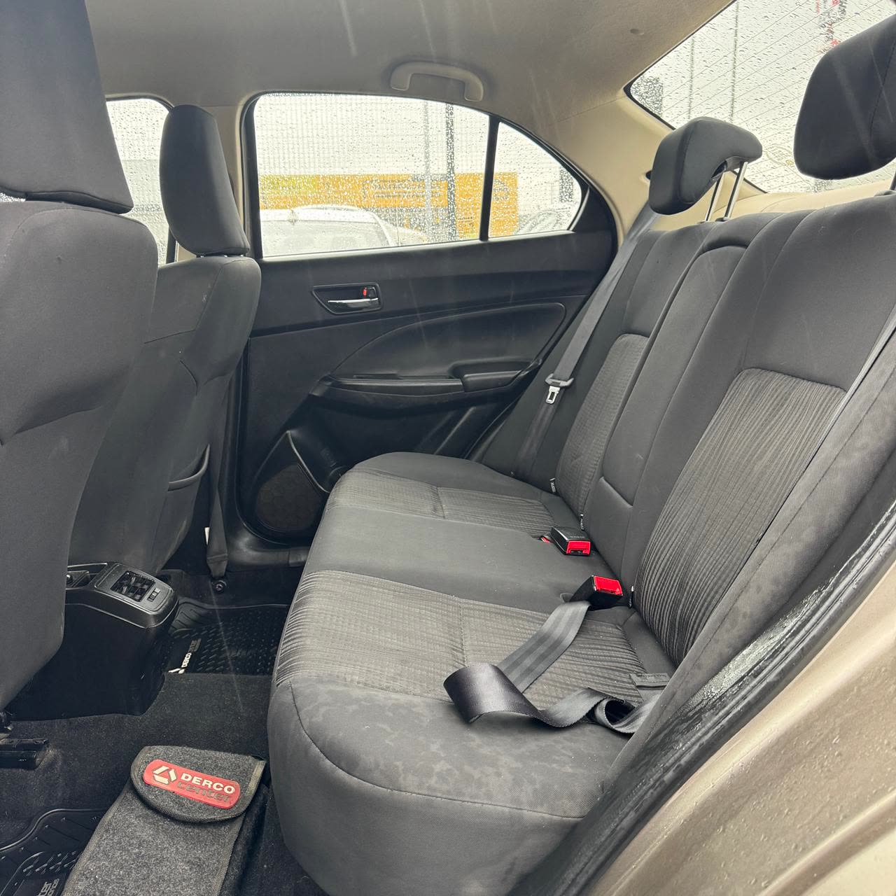 Suzuki Dzire — foto 11 de 11