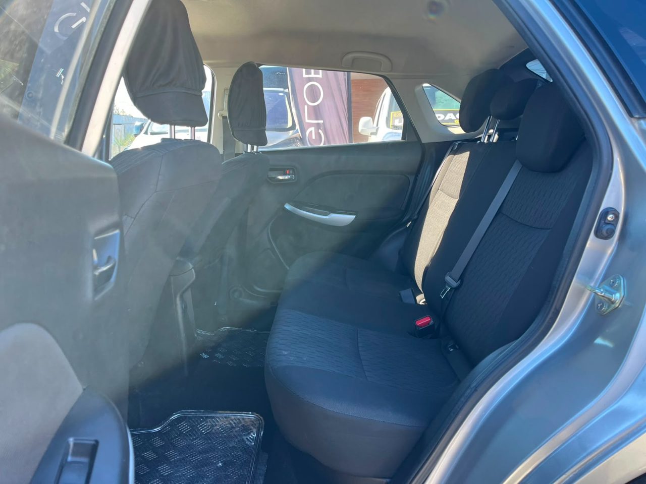 Suzuki Baleno — foto 2 de 14