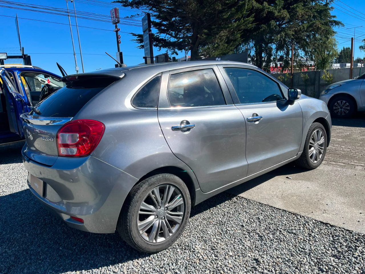 Suzuki Baleno — foto 3 de 14