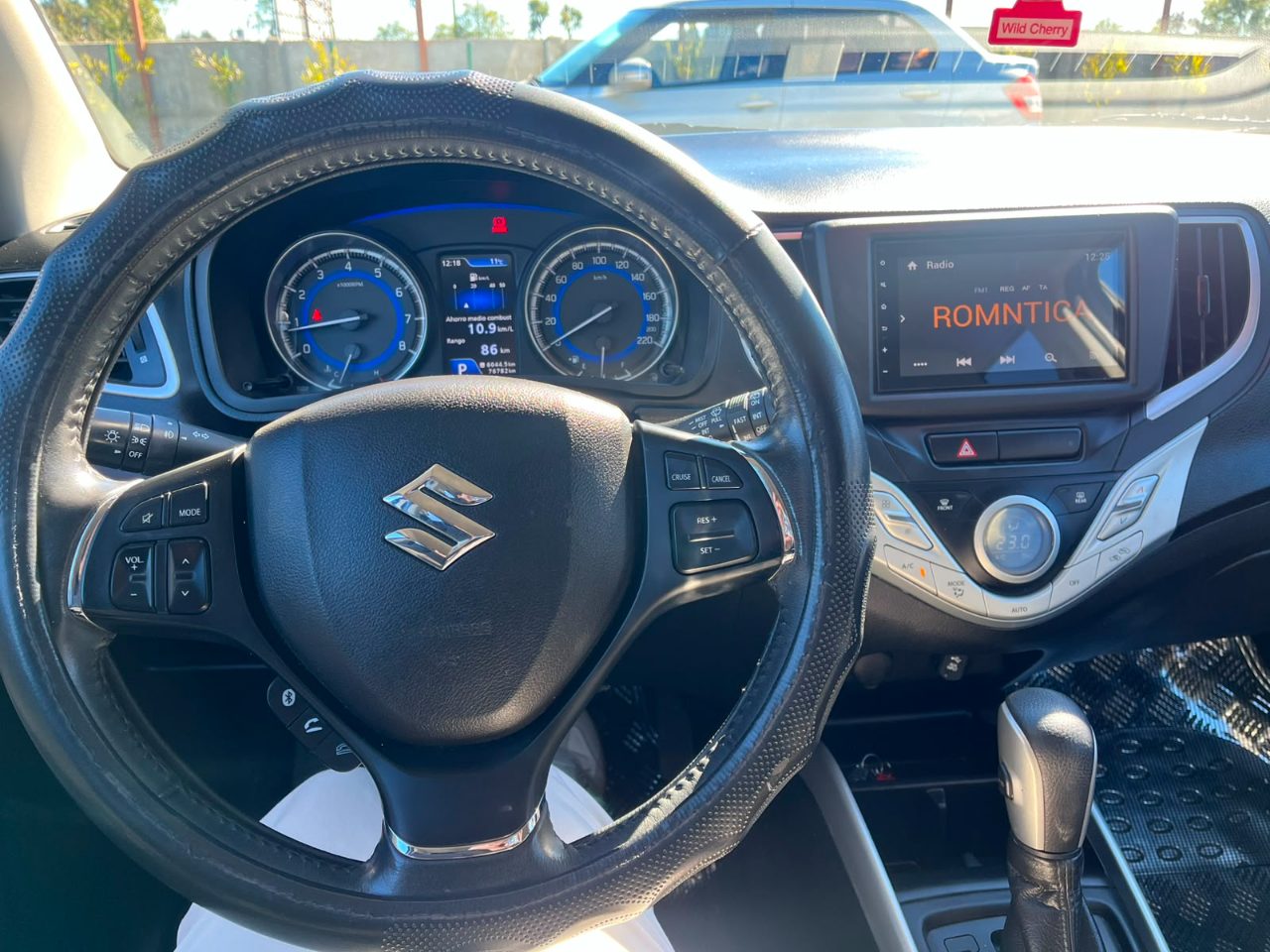 Suzuki Baleno — foto 5 de 14