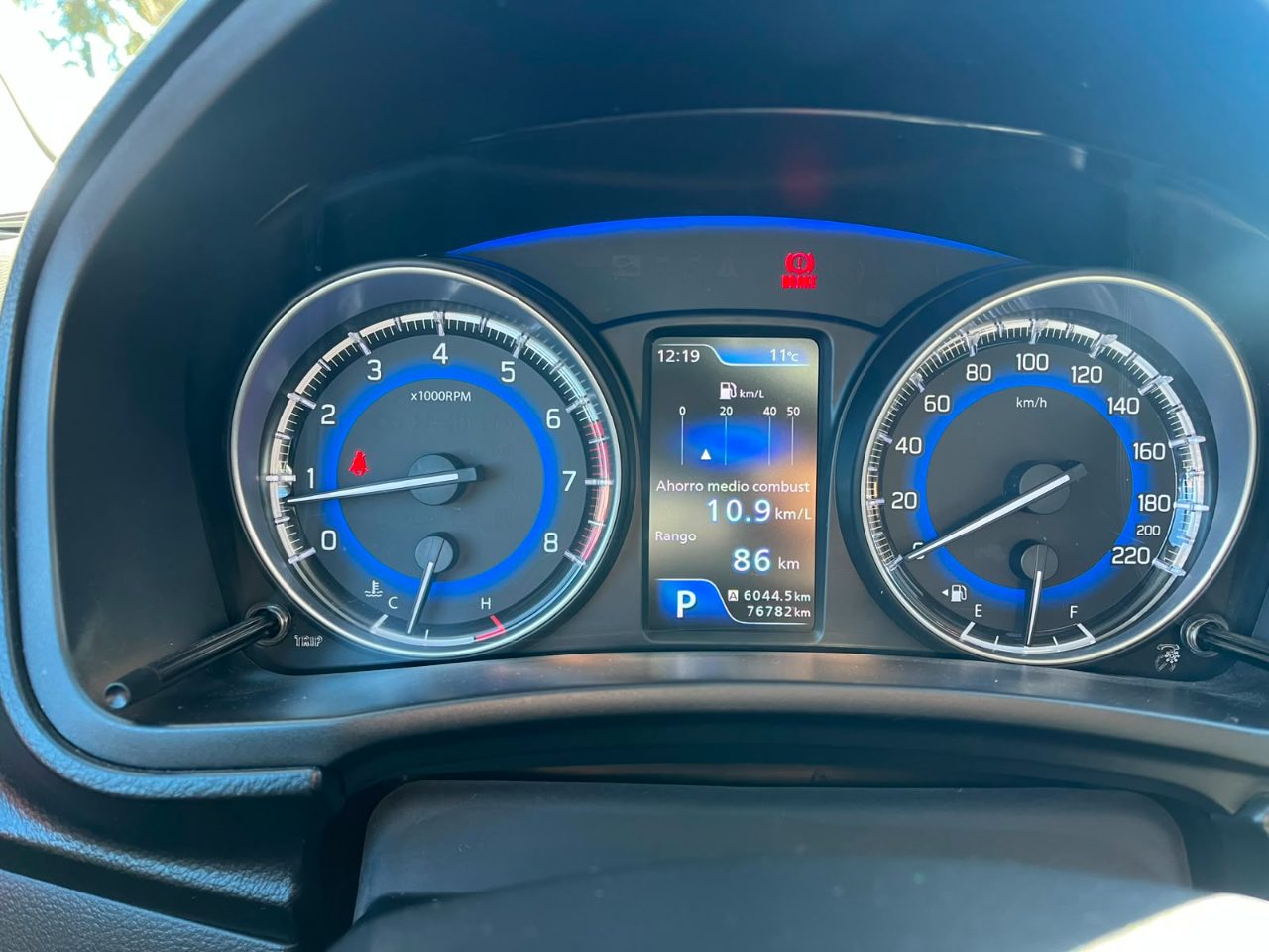 Suzuki Baleno — foto 7 de 14