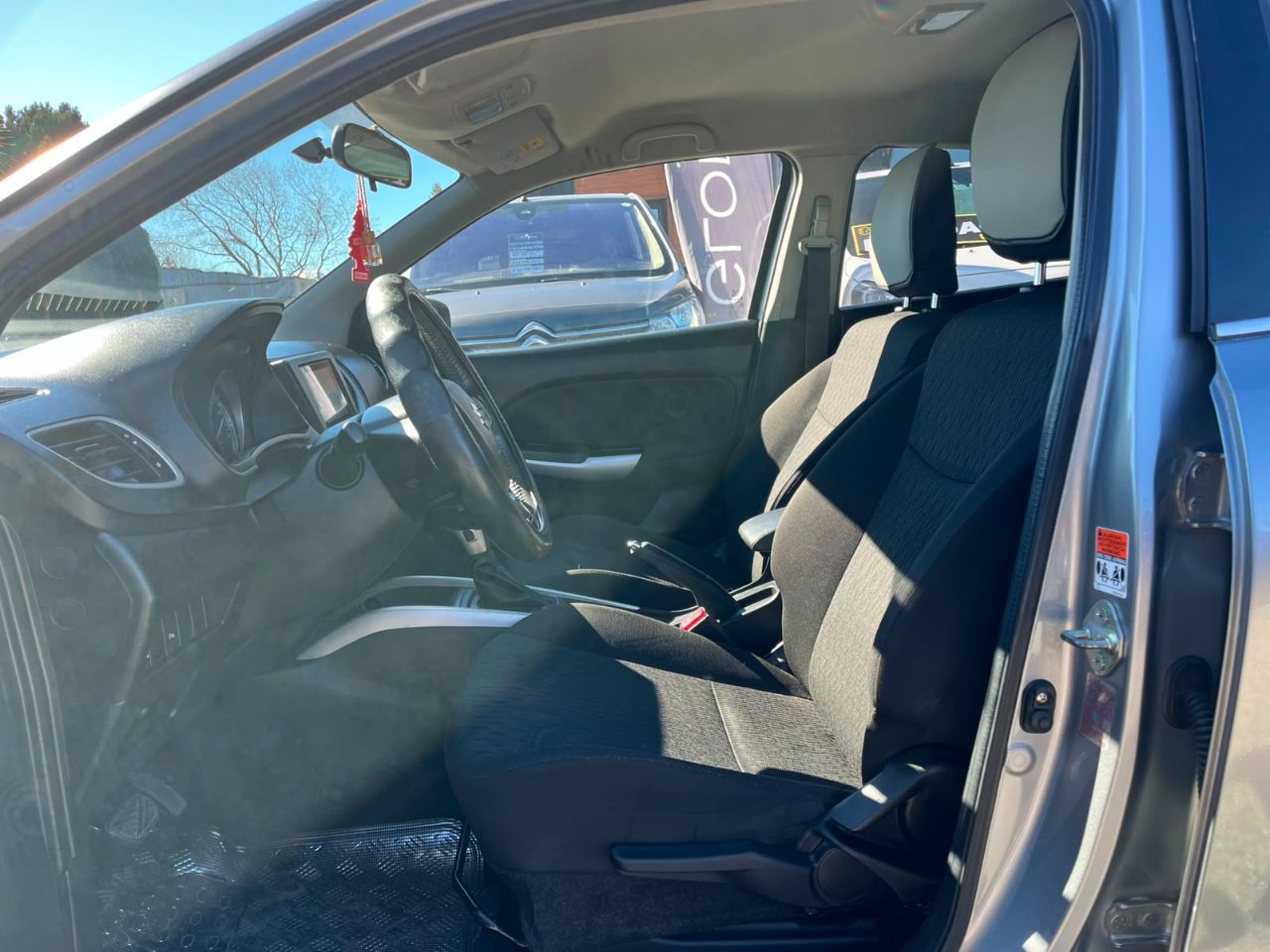Suzuki Baleno — foto 10 de 14