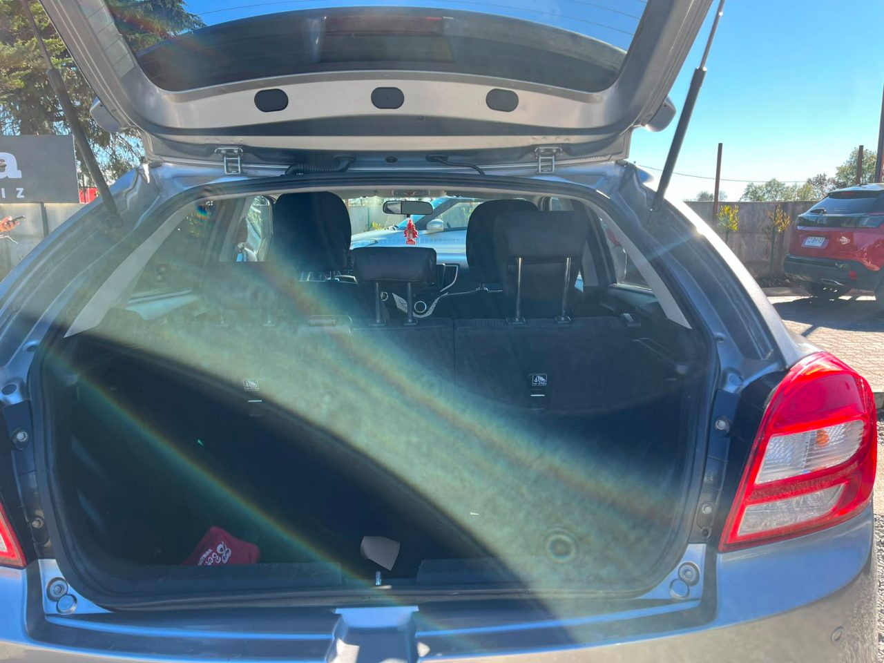 Suzuki Baleno — foto 11 de 14