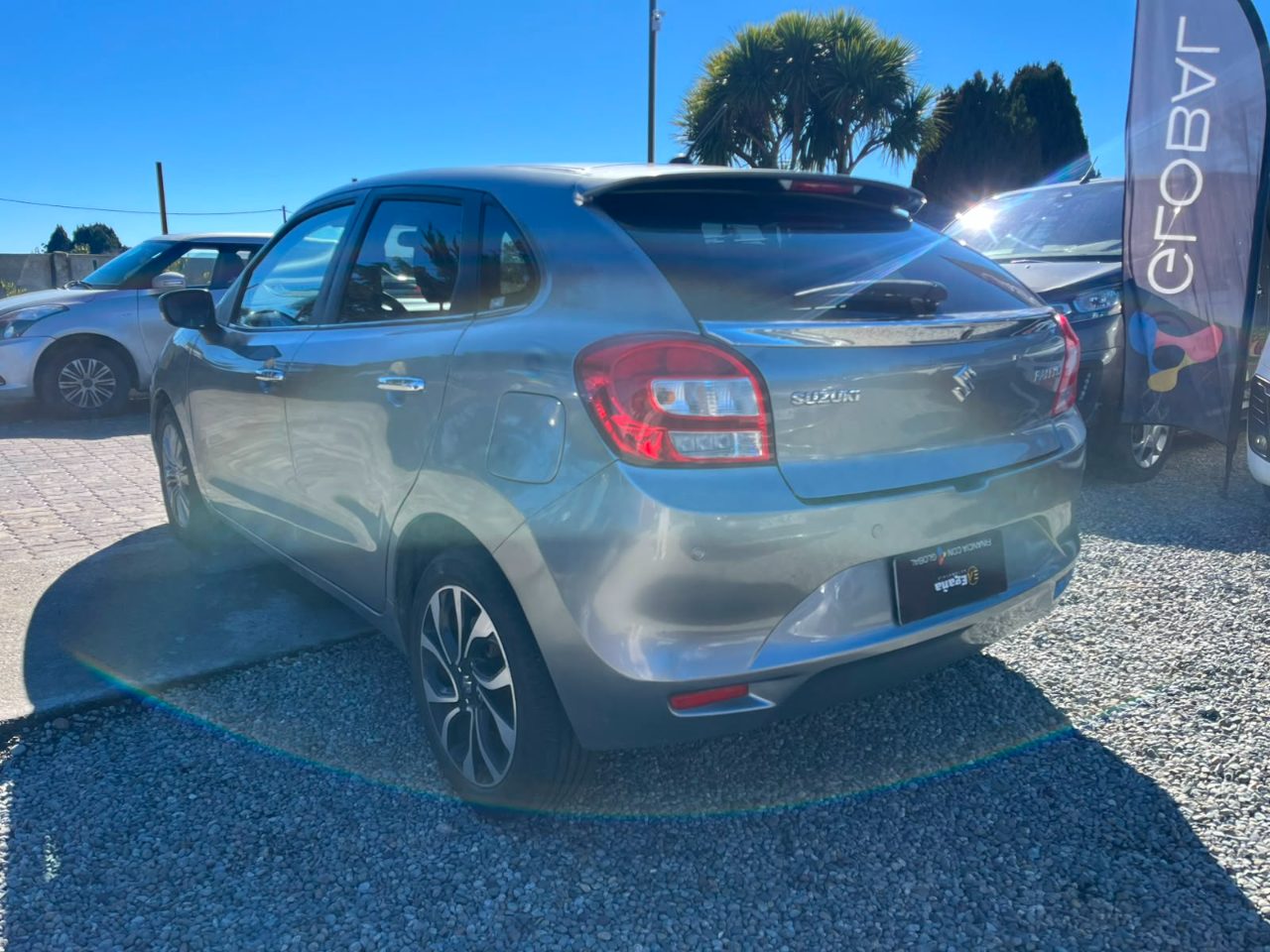 Suzuki Baleno — foto 12 de 14