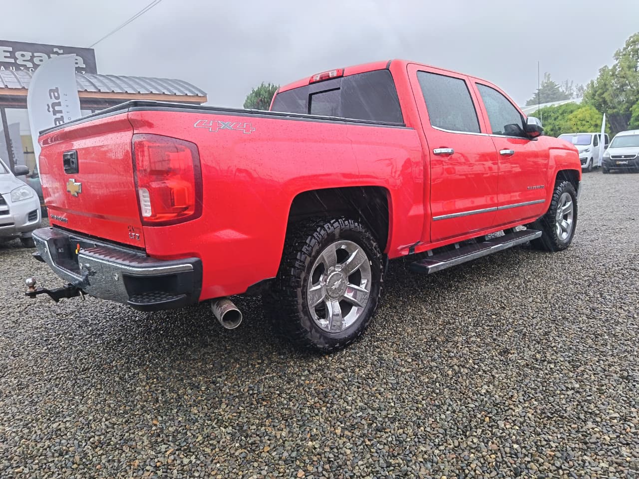 Chevrolet Silverado — foto 10 de 13