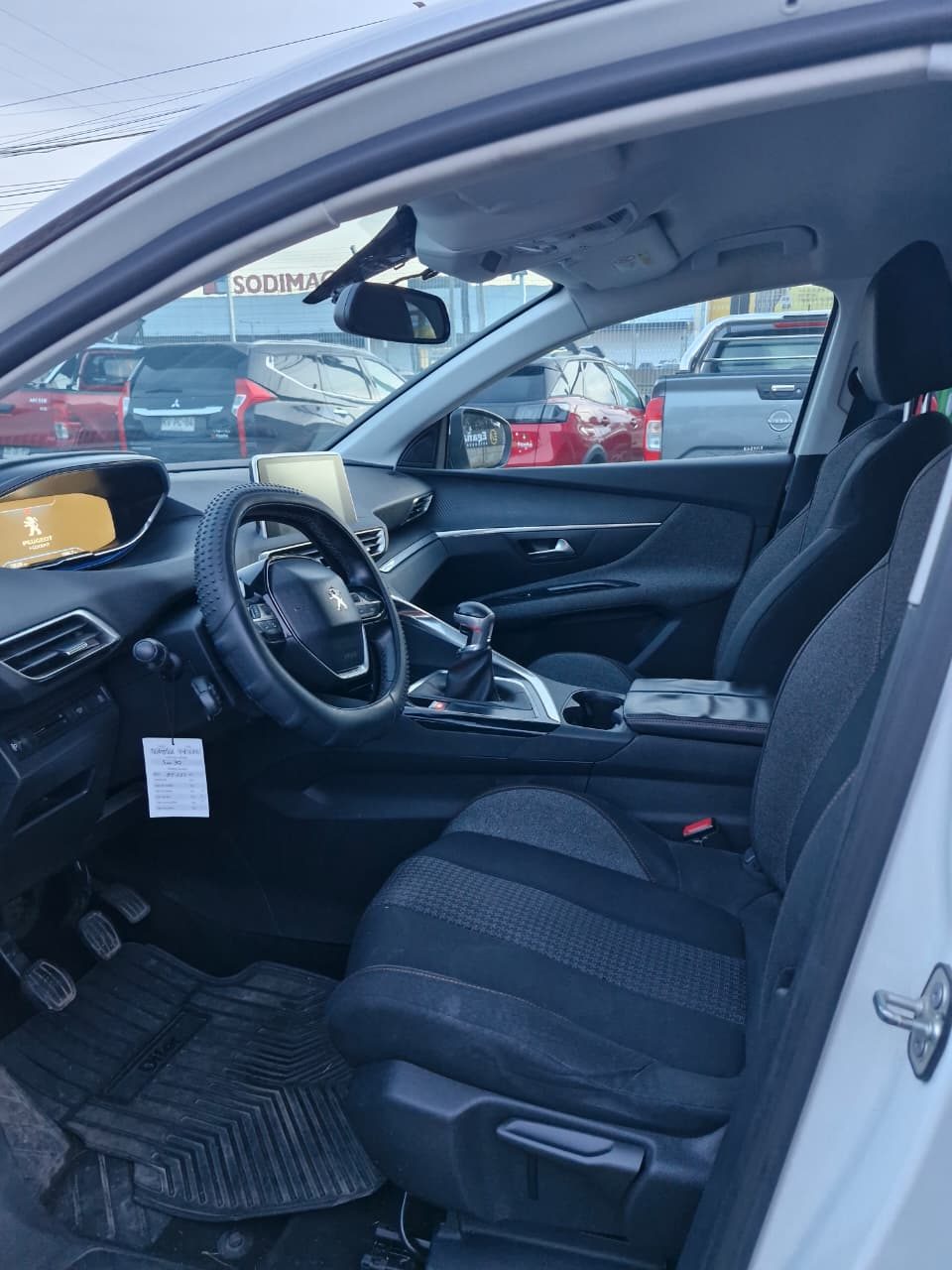 Peugeot 3008 — foto 10 de 14