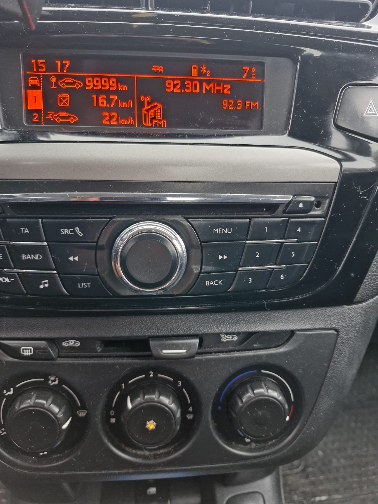 Peugeot 301 Active Hdi — foto 7 de 8