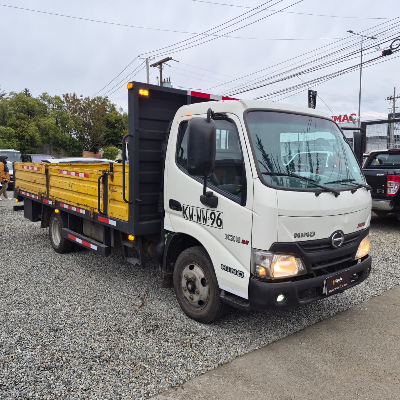 Hino Xzu — foto 10 de 11