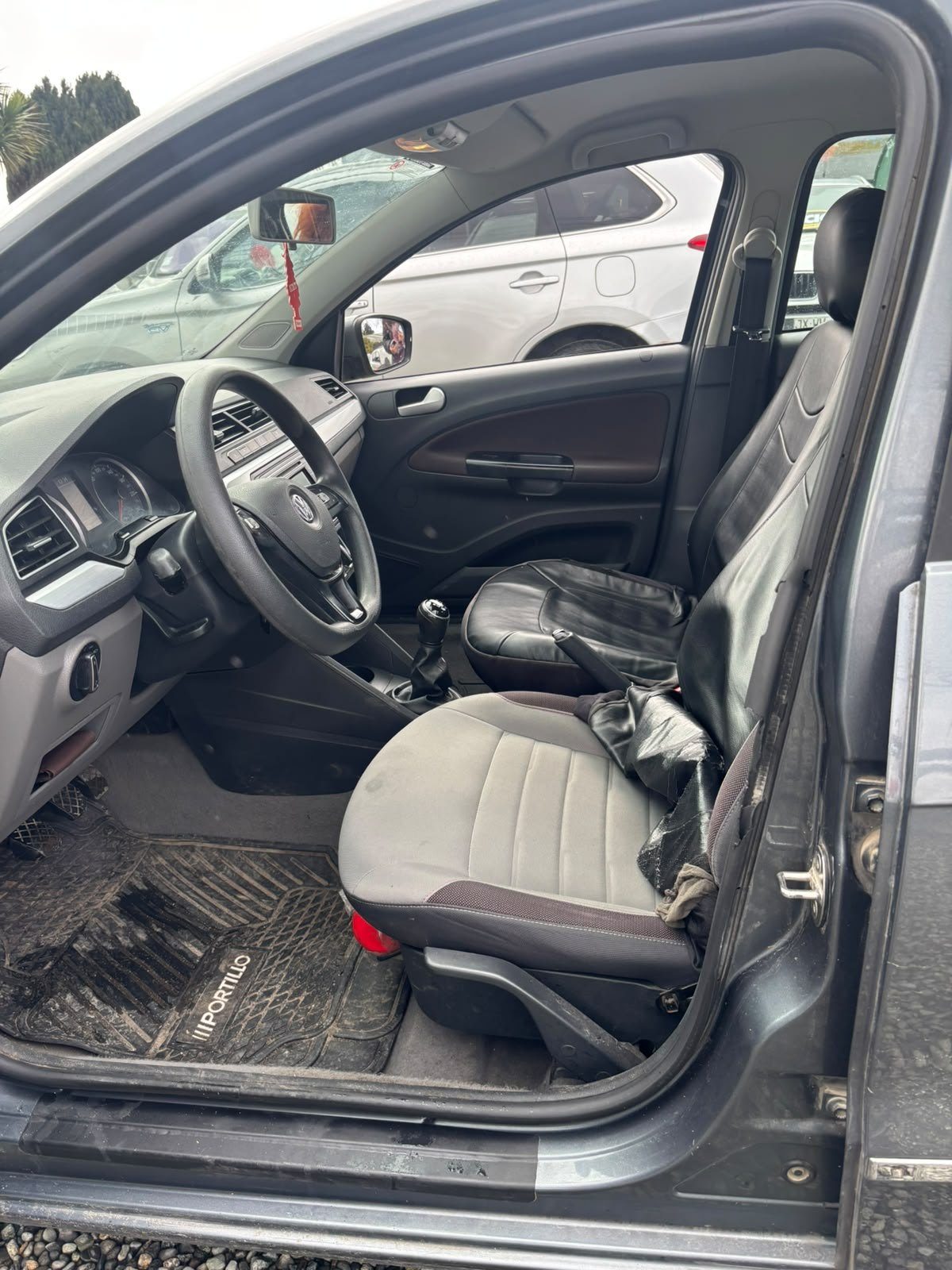 Volkswagen Voyage — foto 7 de 14