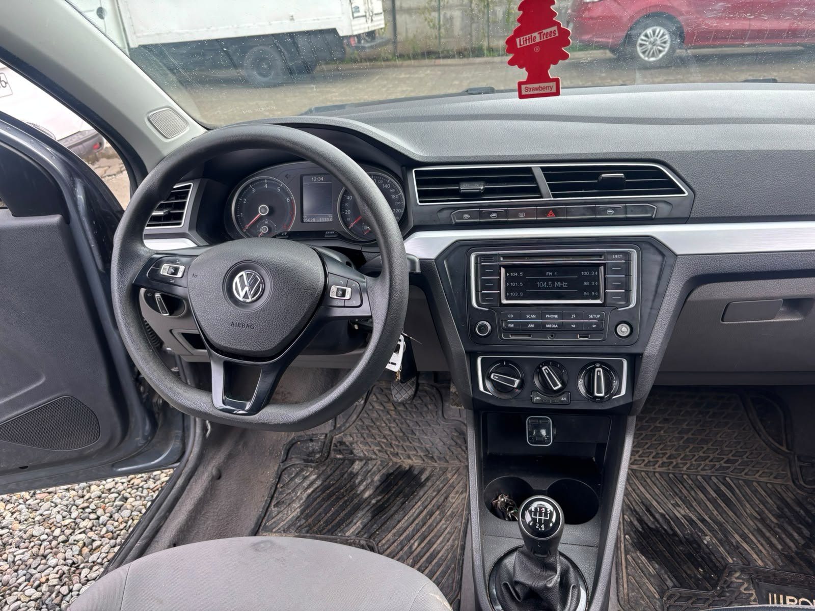 Volkswagen Voyage — foto 10 de 14