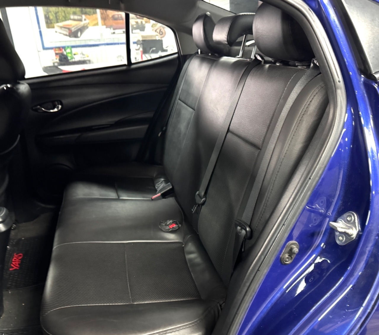 Toyota Yaris — foto 6 de 9