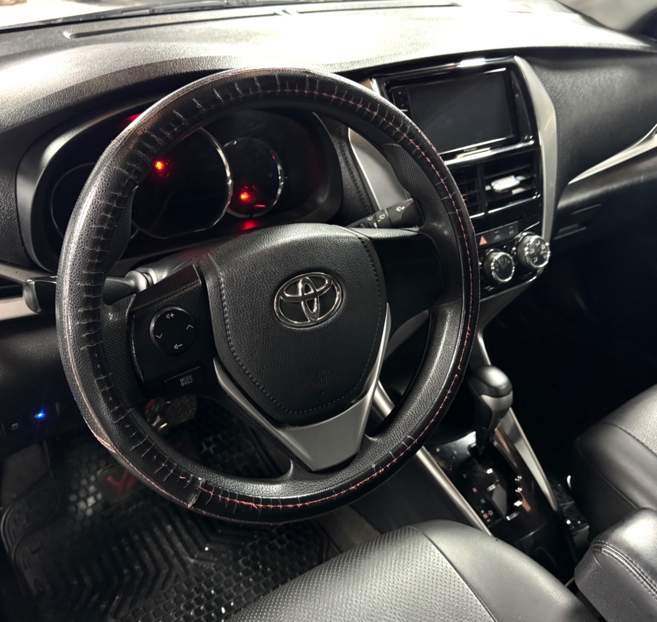 Toyota Yaris — foto 8 de 9