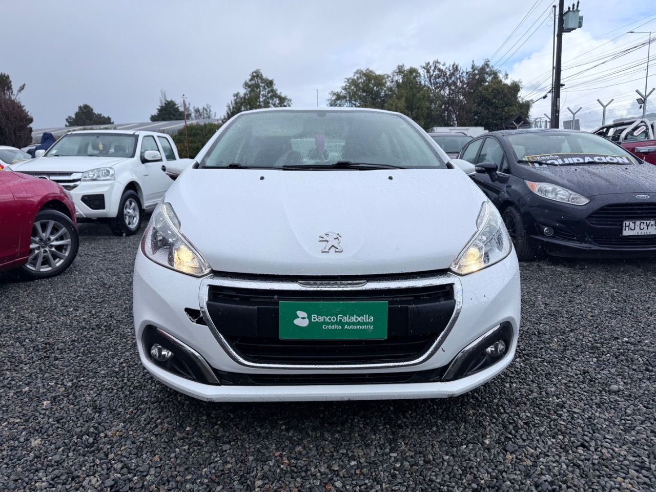 Peugeot 208 — foto 2 de 10