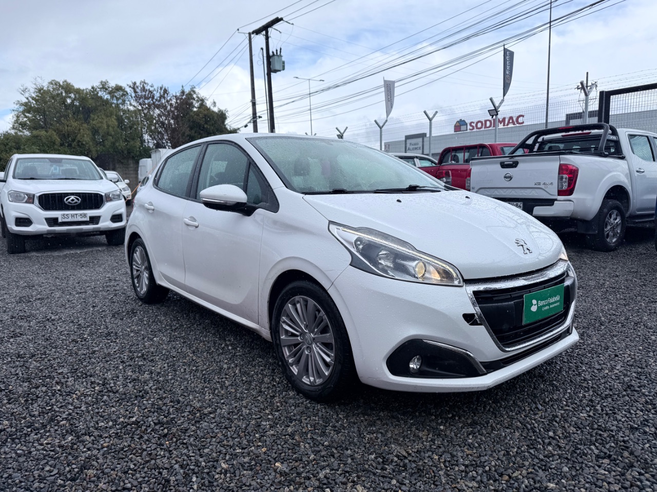 Peugeot 208 — foto 3 de 10