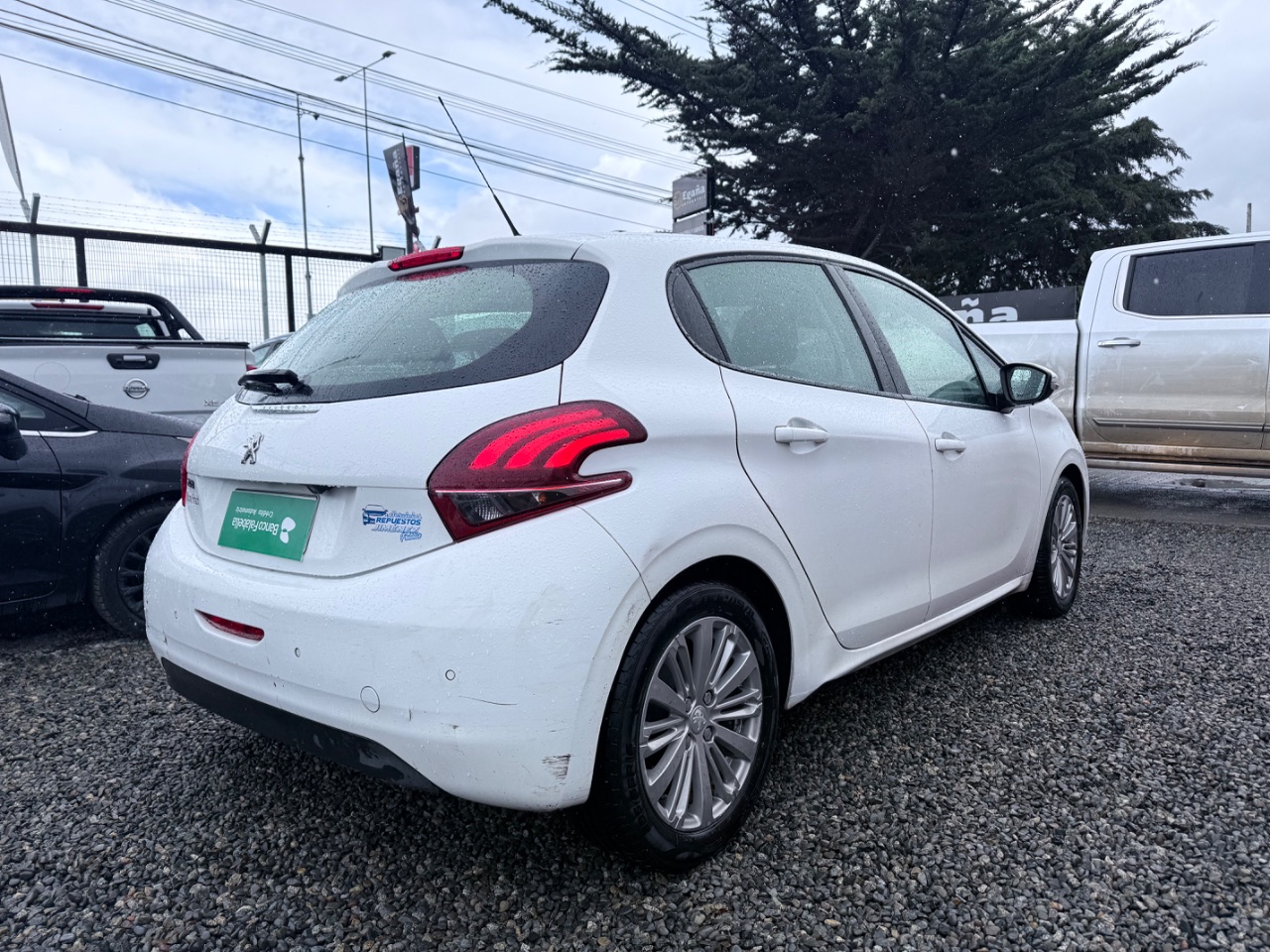 Peugeot 208 — foto 4 de 10