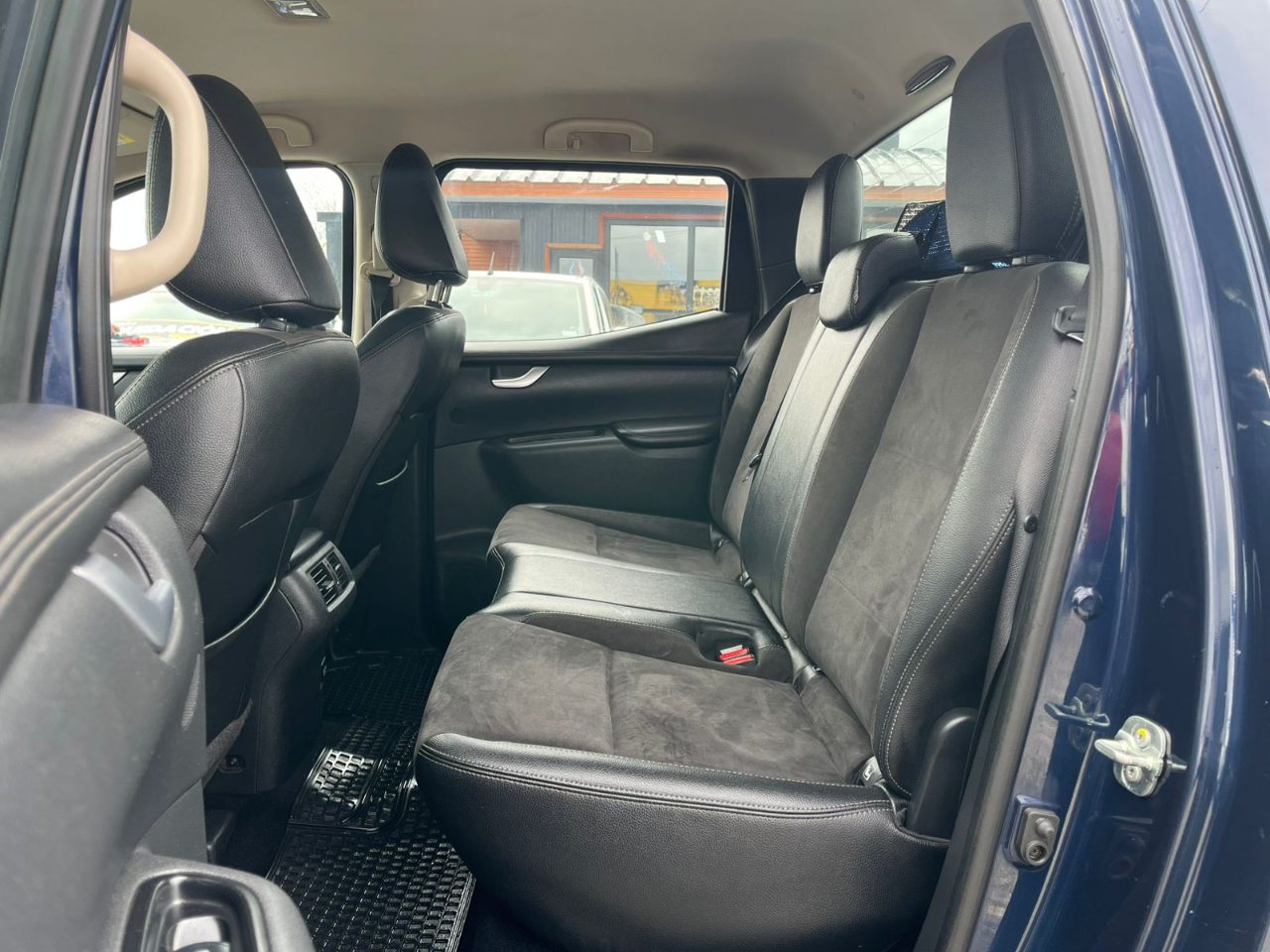 Mercedes-Benz X250 — foto 2 de 15