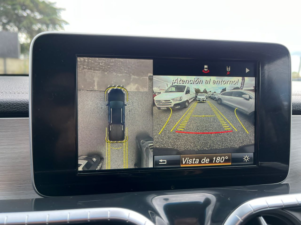 Mercedes-Benz X250 — foto 11 de 15