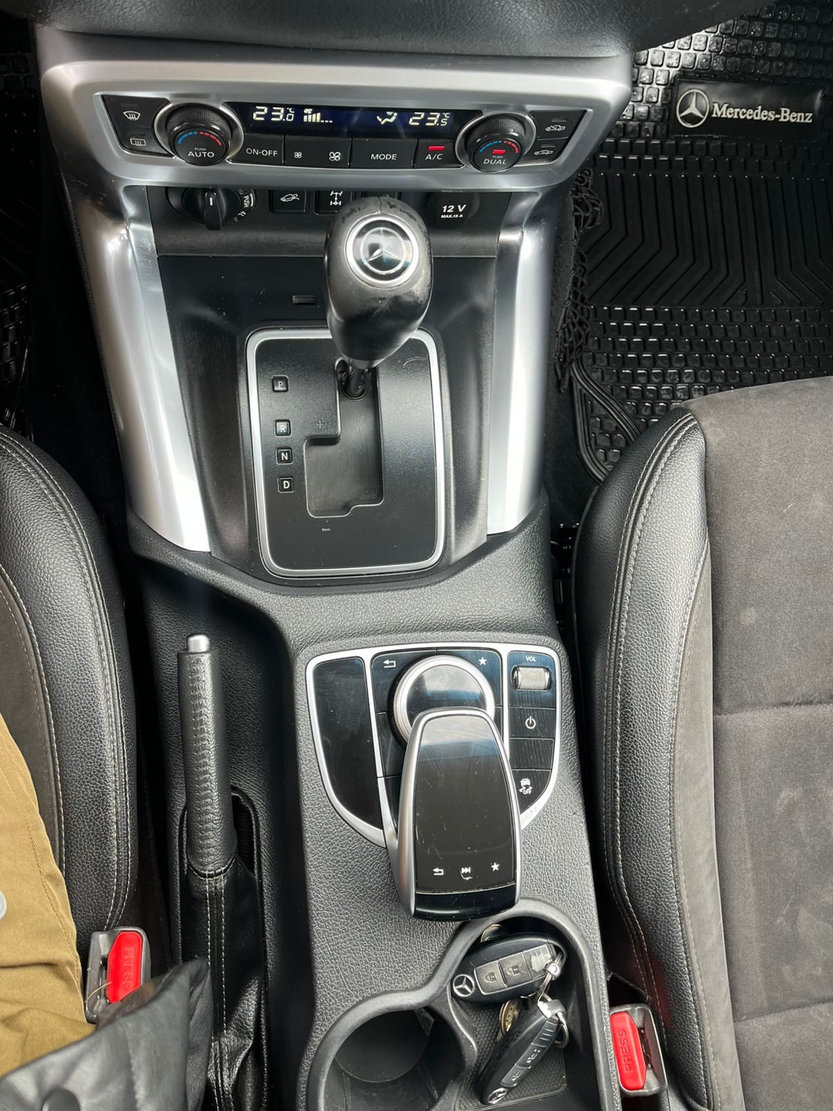 Mercedes-Benz X250 — foto 13 de 15
