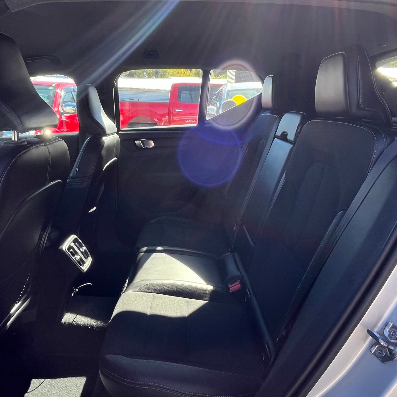 Volvo Xc40 — foto 6 de 15
