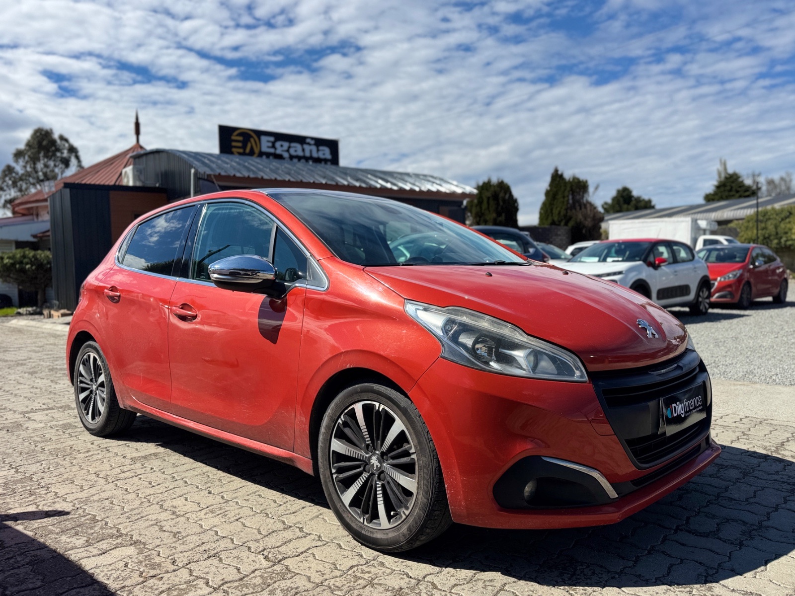 Peugeot 208 — foto 3 de 13