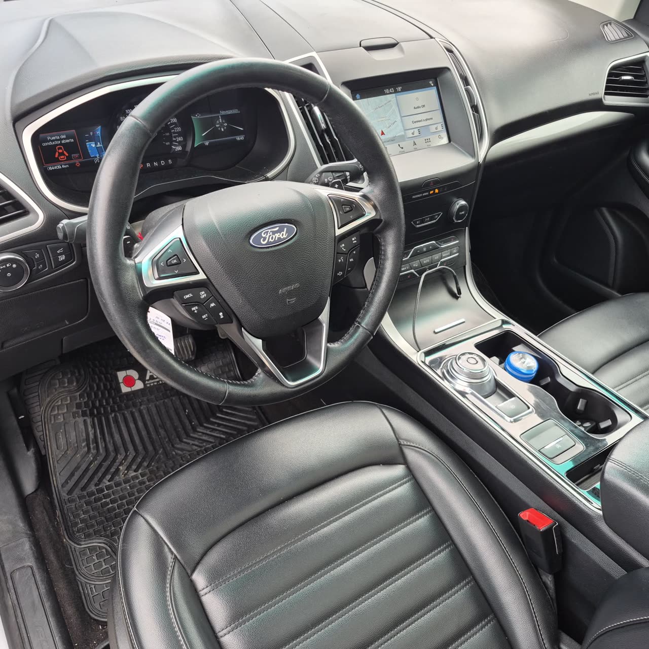 Ford Edge — foto 10 de 13