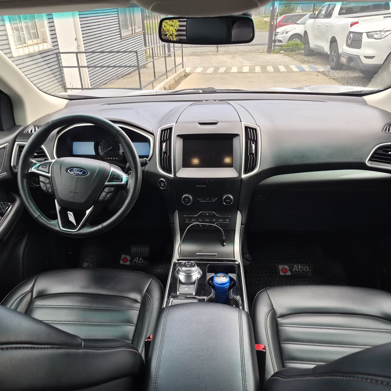 Ford Edge — foto 11 de 13