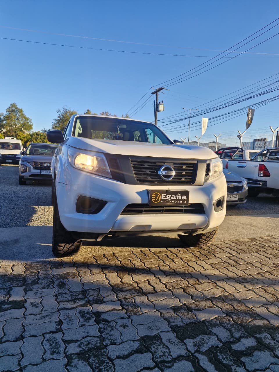 Nissan Np300 — foto 2 de 15