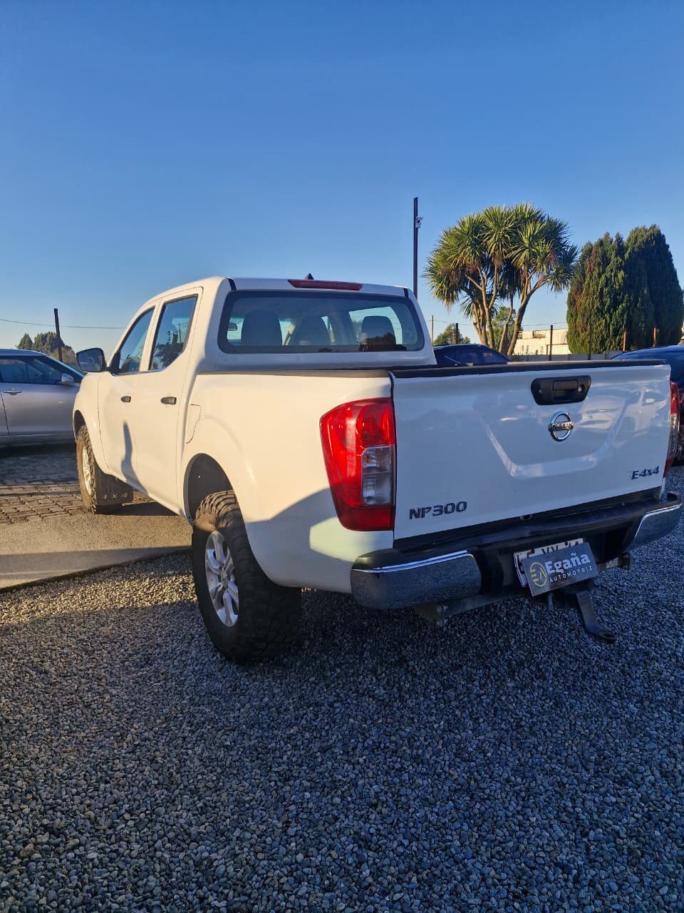 Nissan Np300 — foto 5 de 15