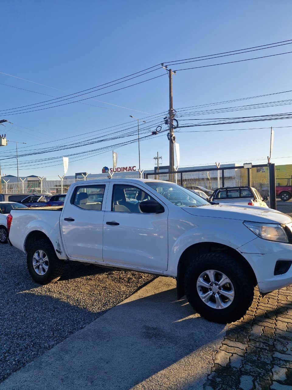Nissan Np300 — foto 6 de 15