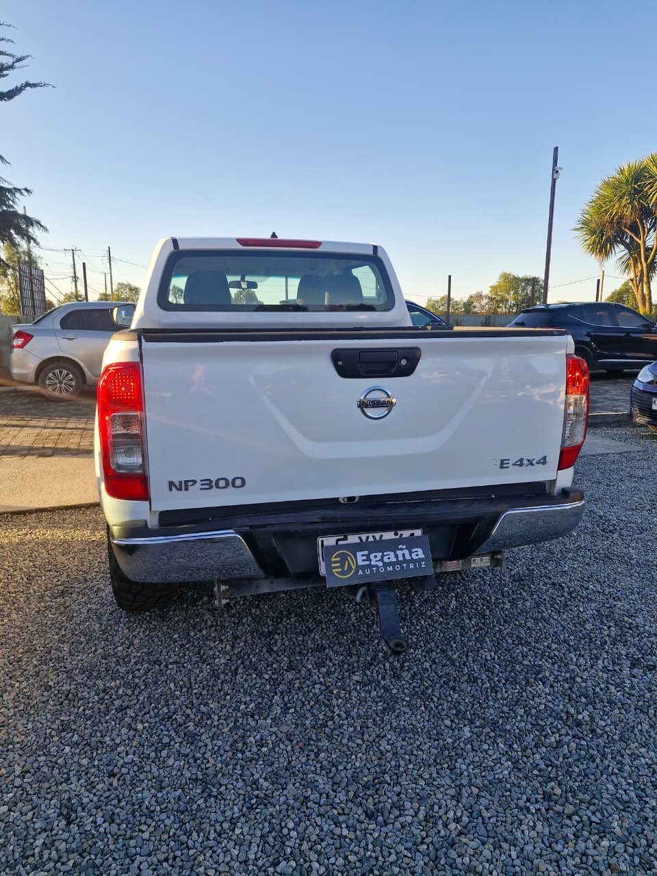 Nissan Np300 — foto 7 de 15