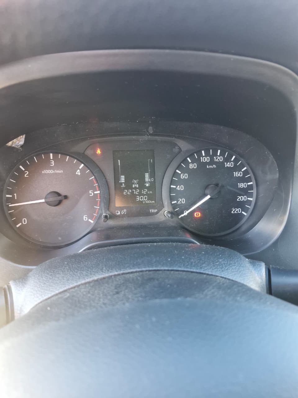 Nissan Np300 — foto 8 de 15