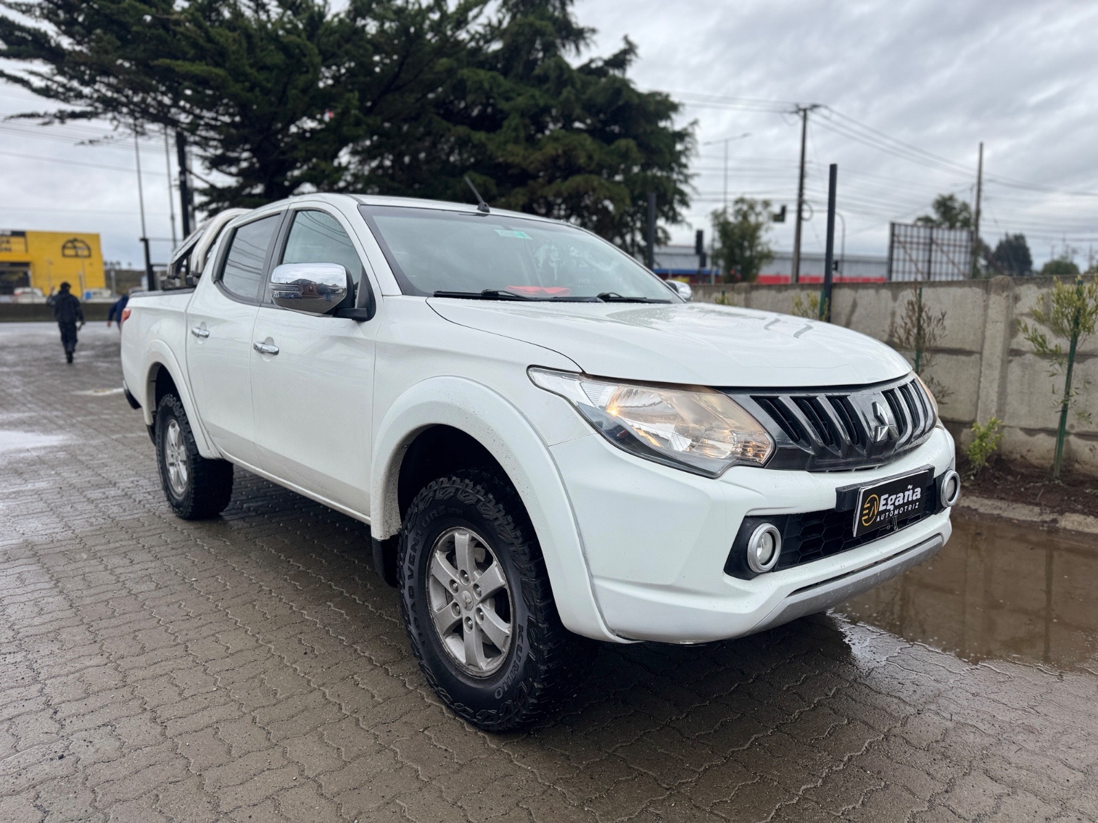 Mitsubishi L200 — foto 3 de 12