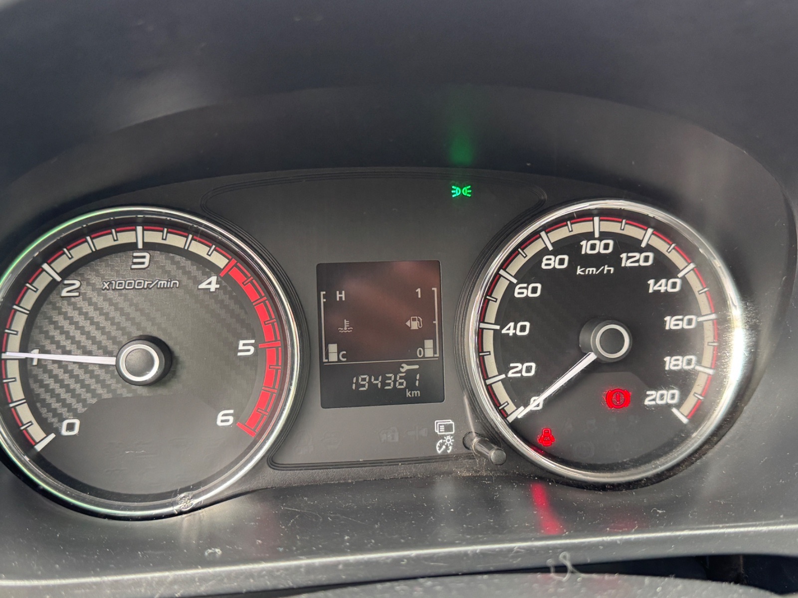 Mitsubishi L200 — foto 12 de 12