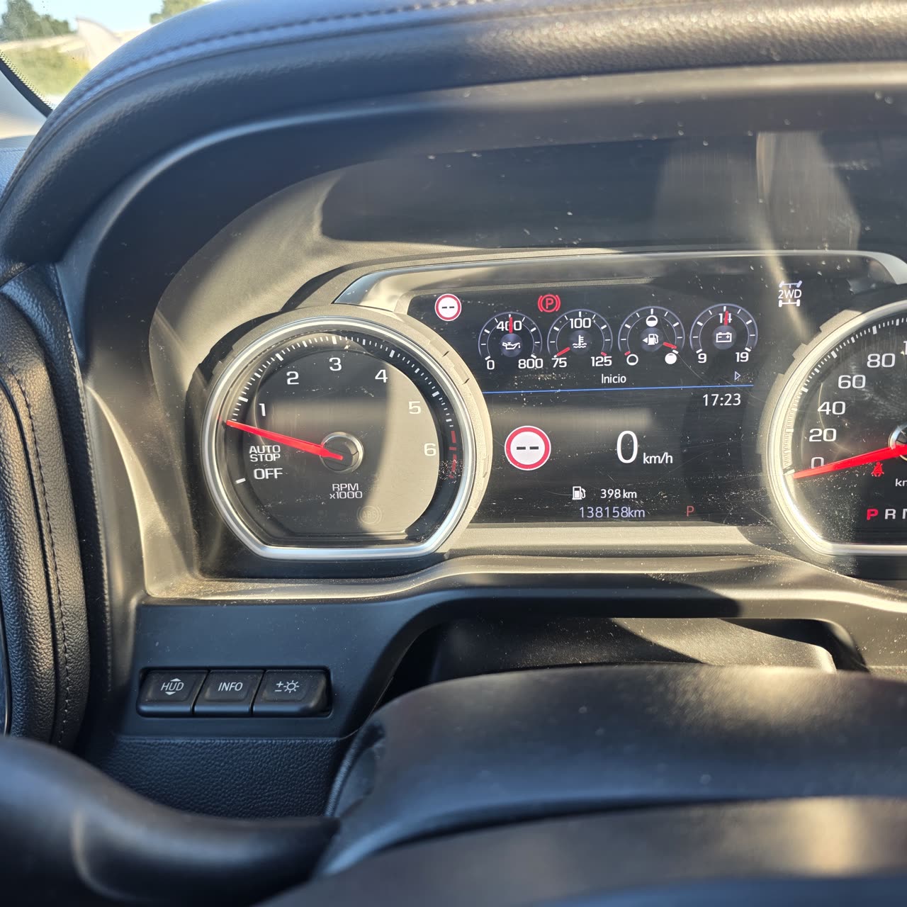 Chevrolet Silverado — foto 11 de 11