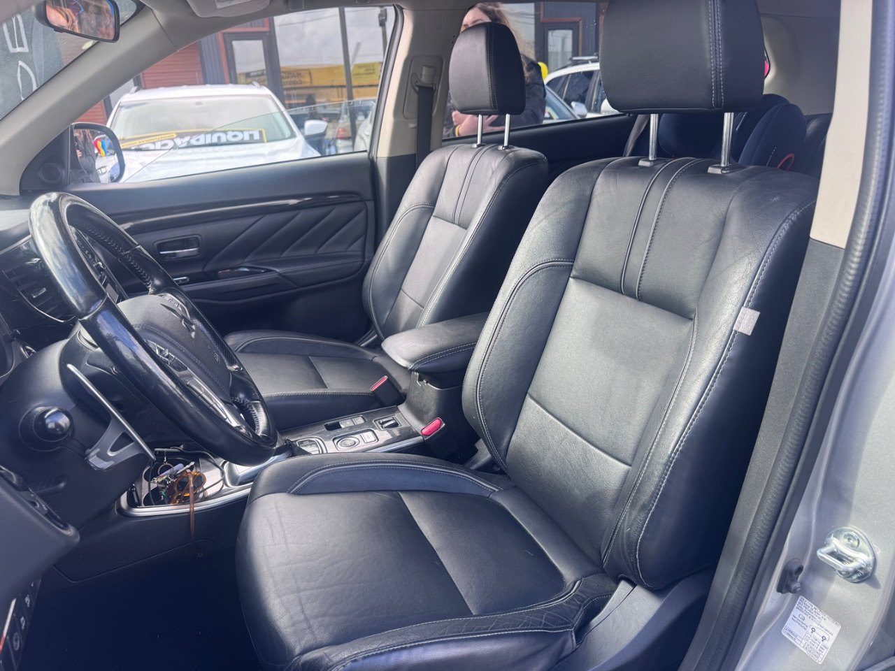 Mitsubishi Outlander — foto 7 de 13