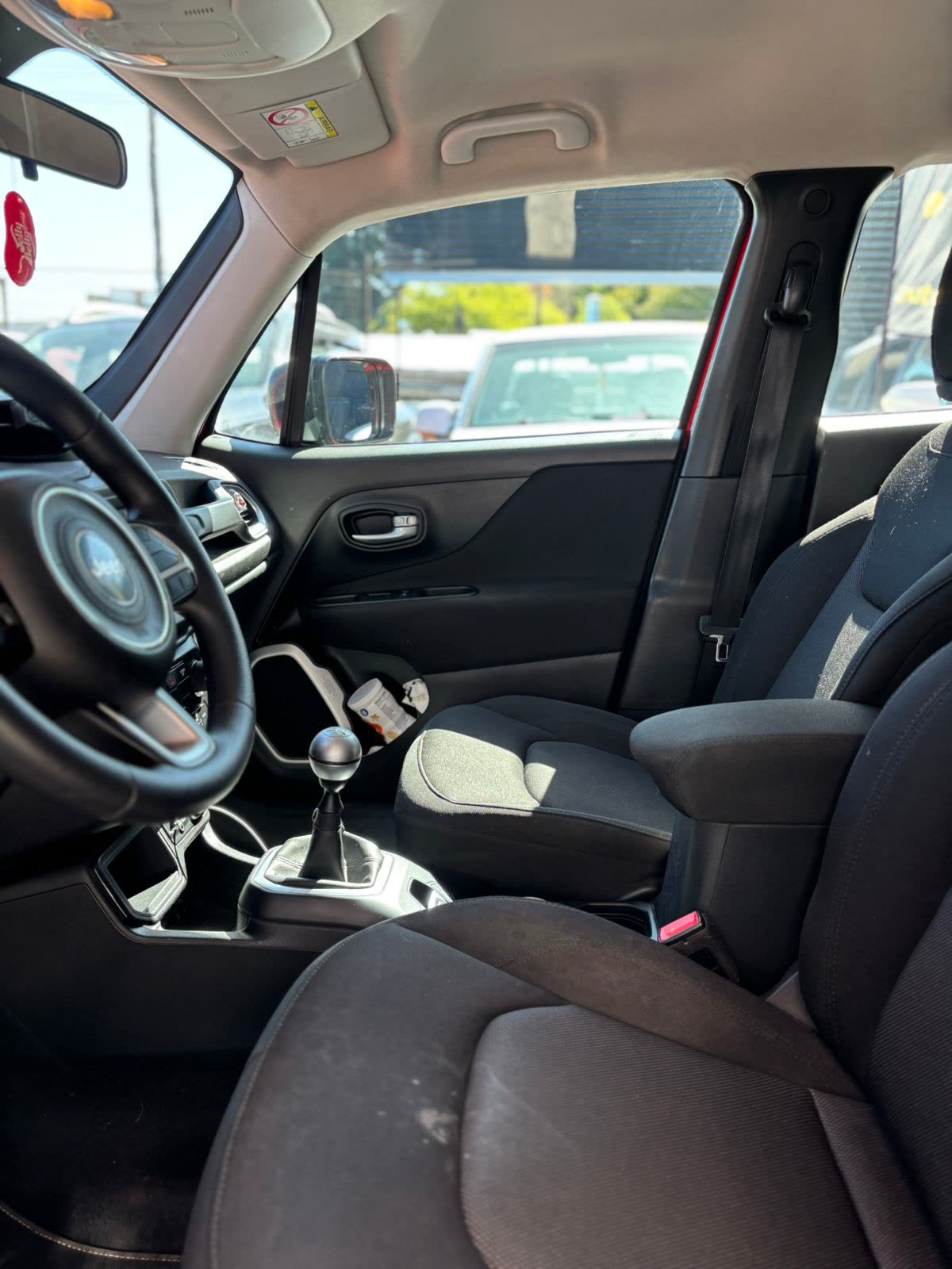 Jeep Renegade Sport — foto 5 de 14
