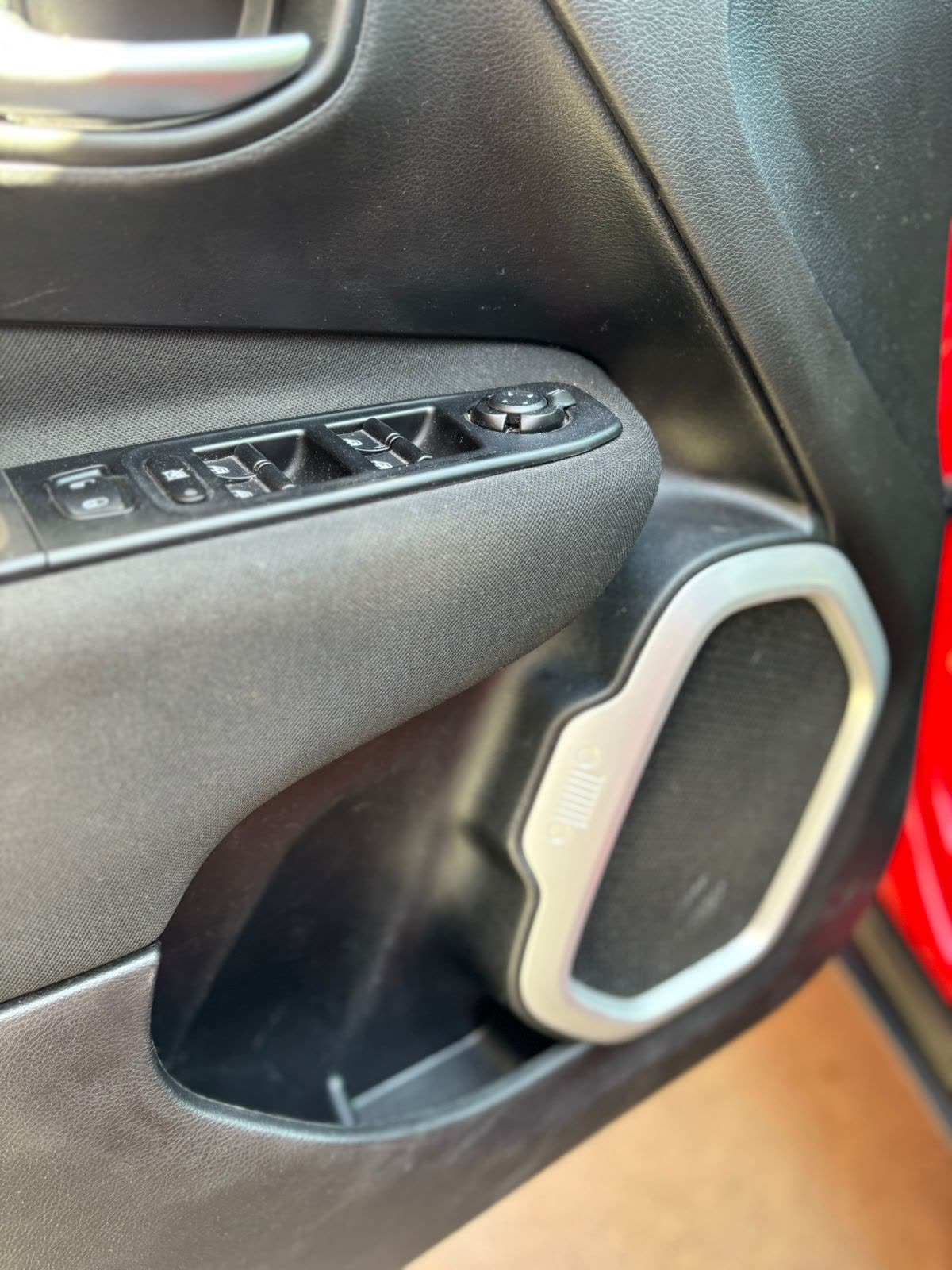 Jeep Renegade Sport — foto 7 de 14