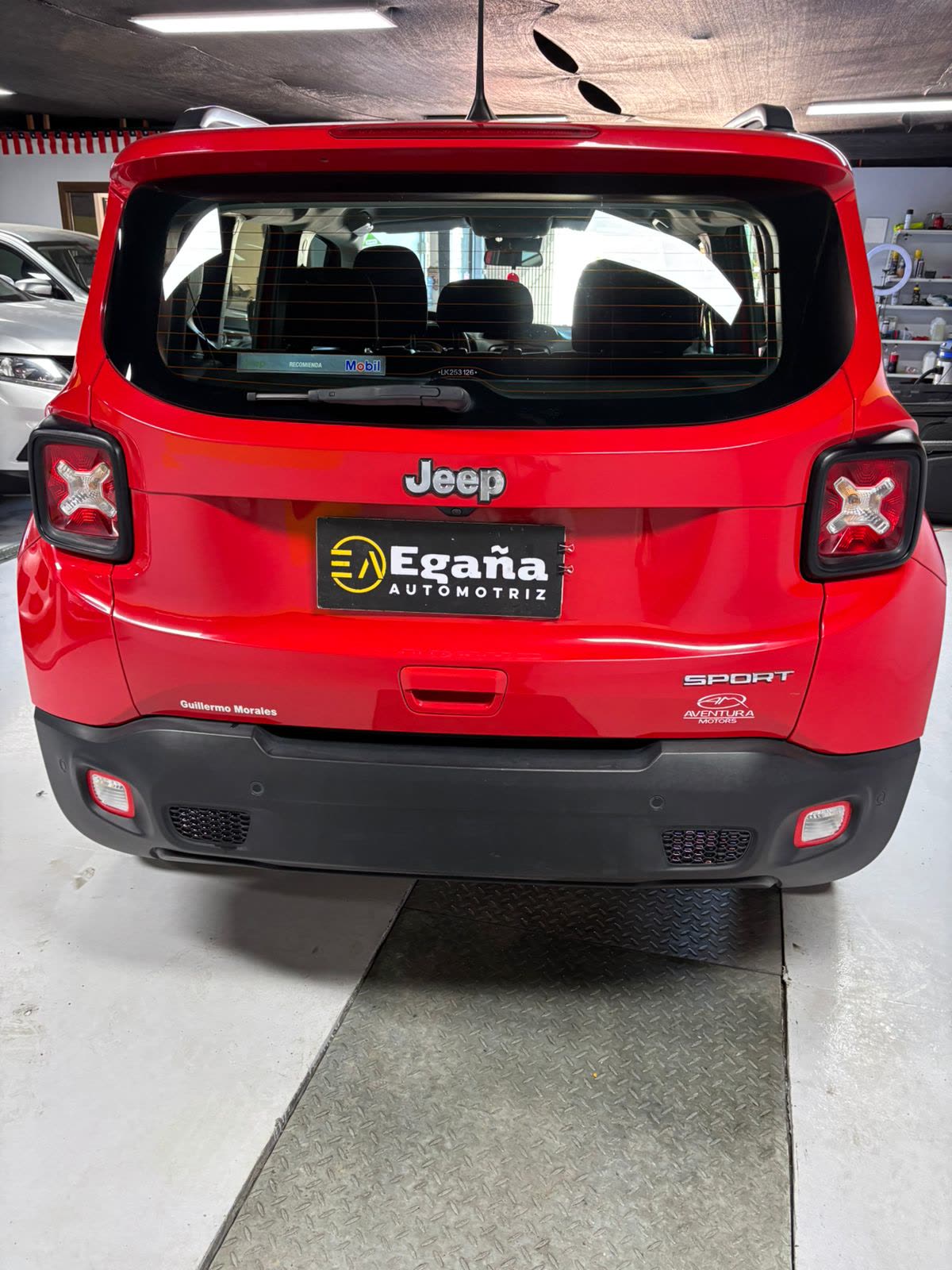 Jeep Renegade Sport — foto 10 de 14