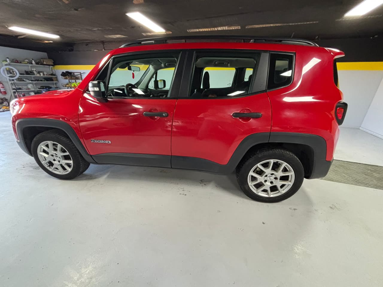 Jeep Renegade Sport — foto 12 de 14