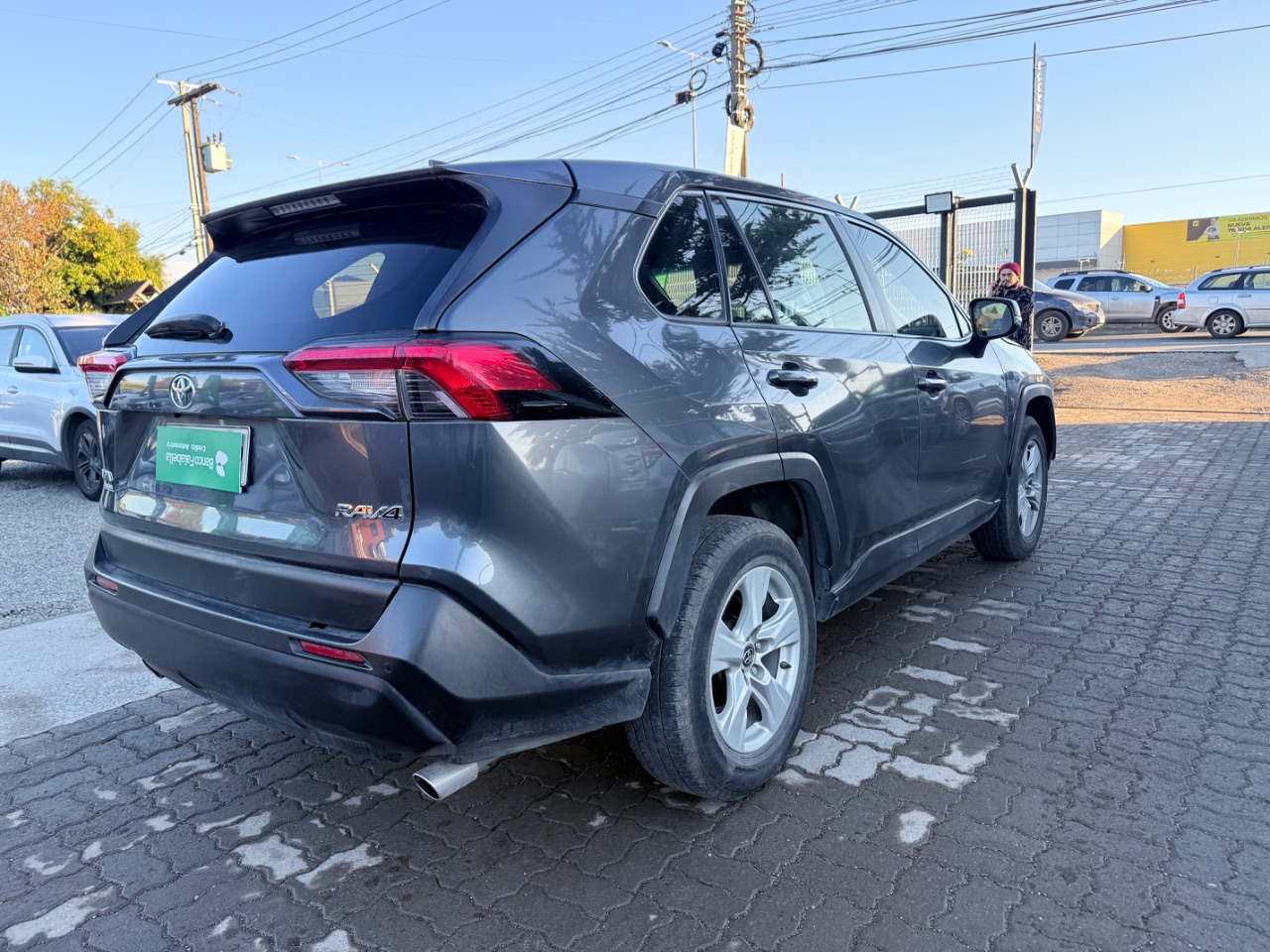 Toyota RAV4 — foto 6 de 11