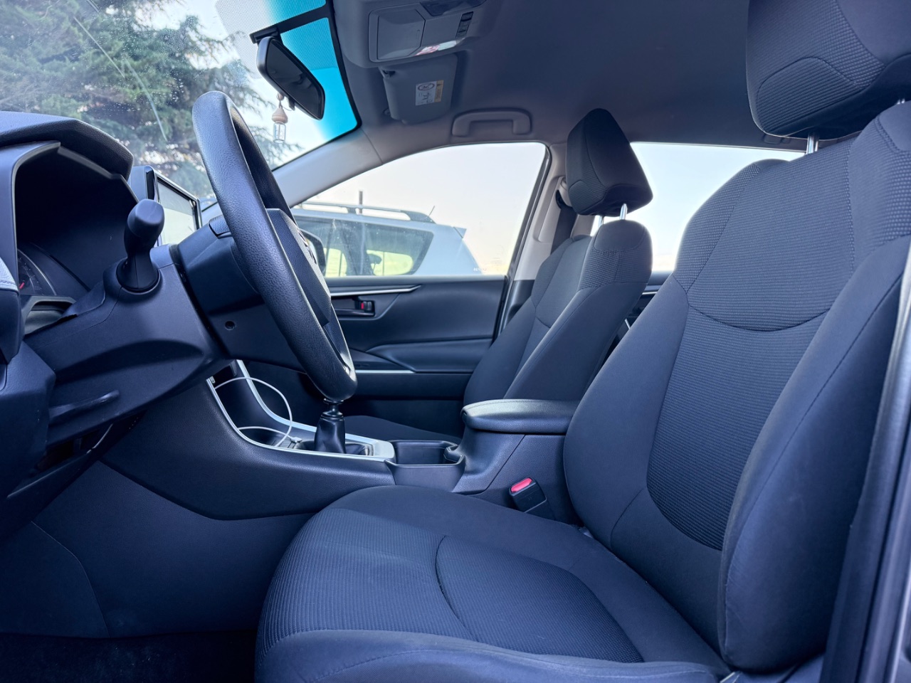 Toyota RAV4 — foto 7 de 11