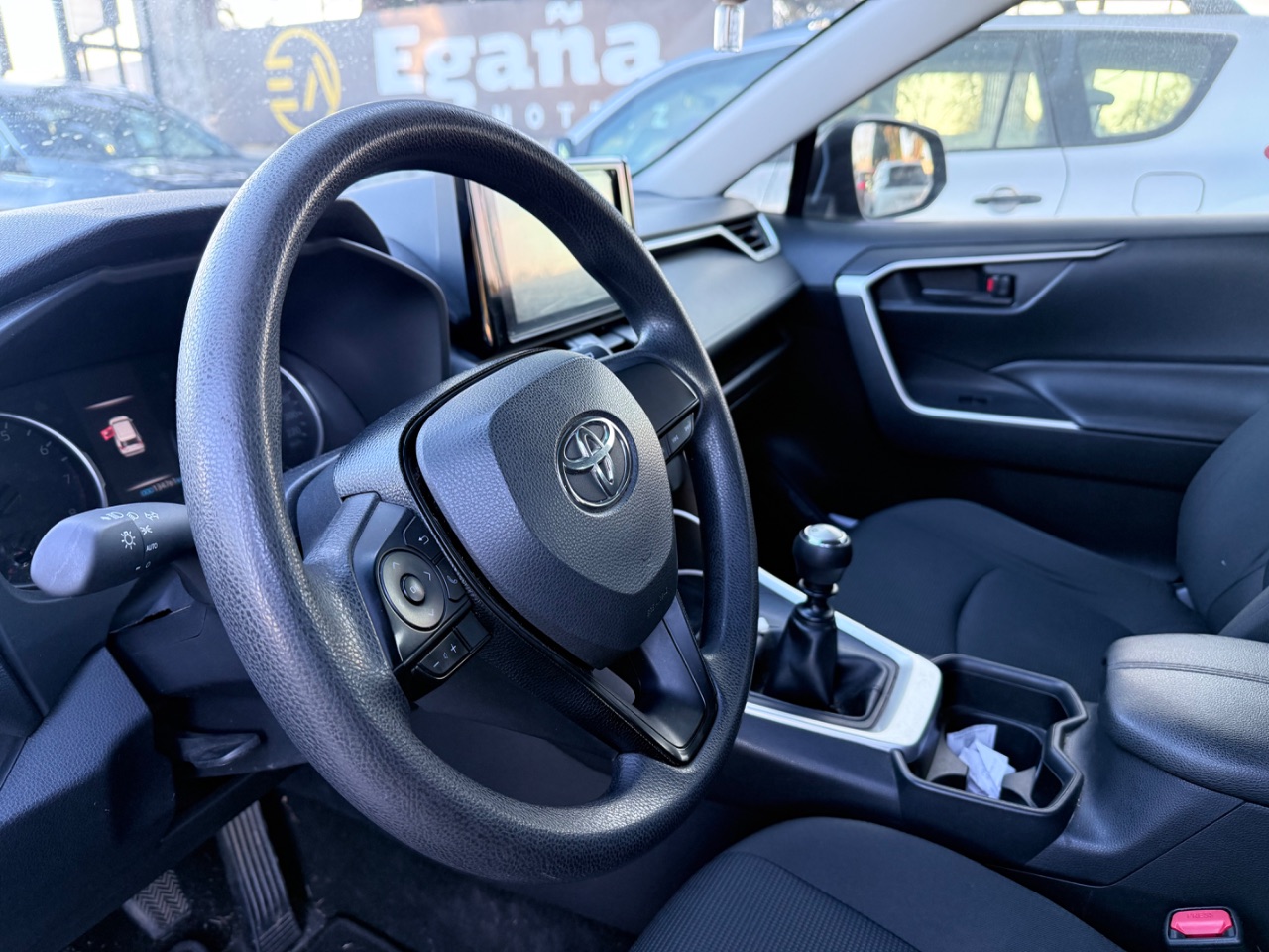Toyota RAV4 — foto 8 de 11