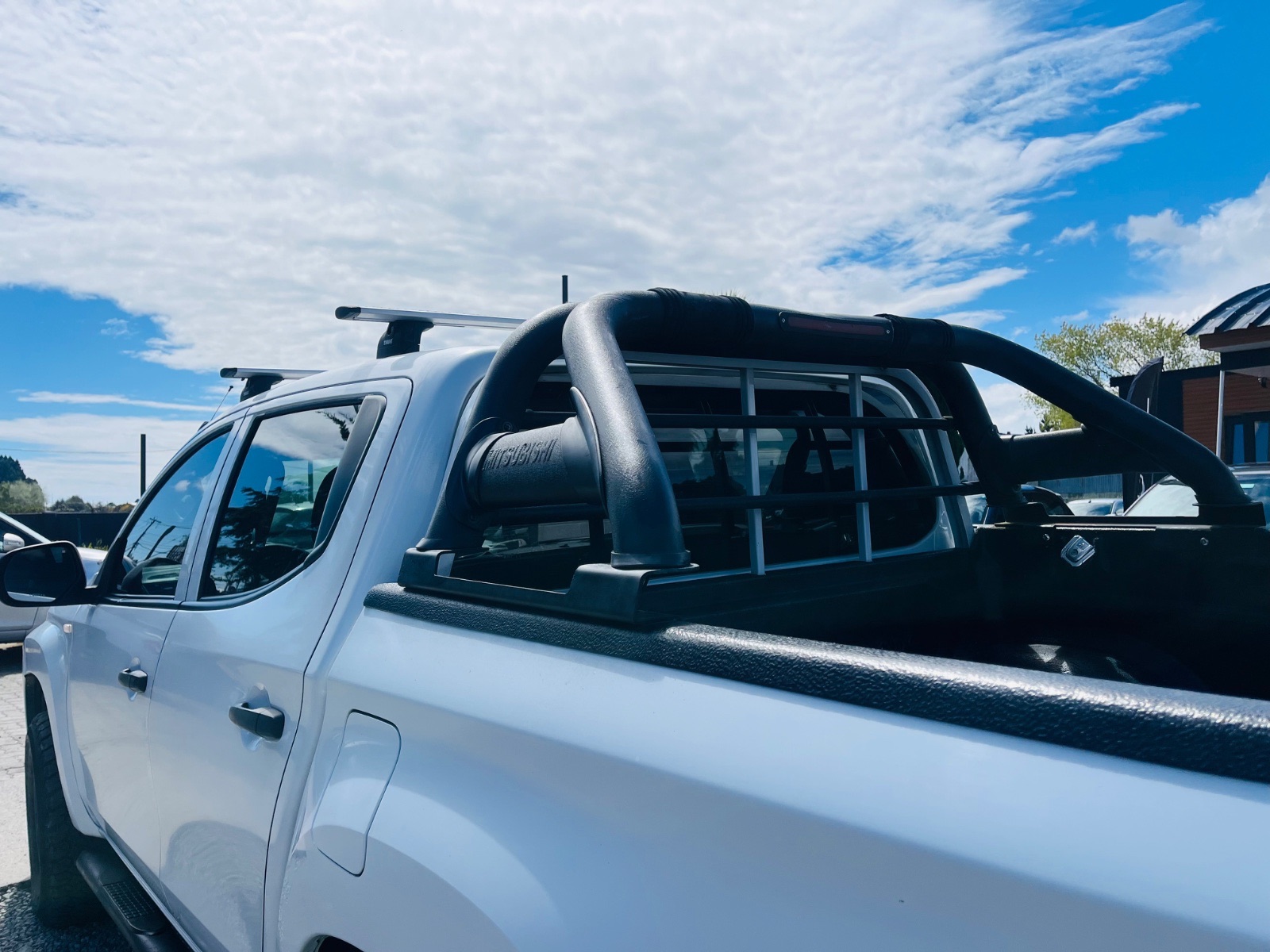 Mitsubishi L200 — foto 9 de 15