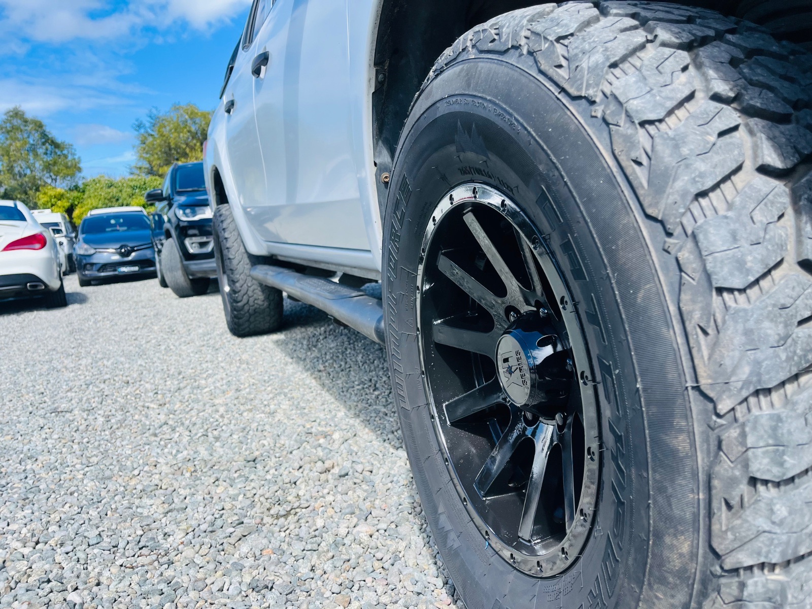 Mitsubishi L200 — foto 14 de 15