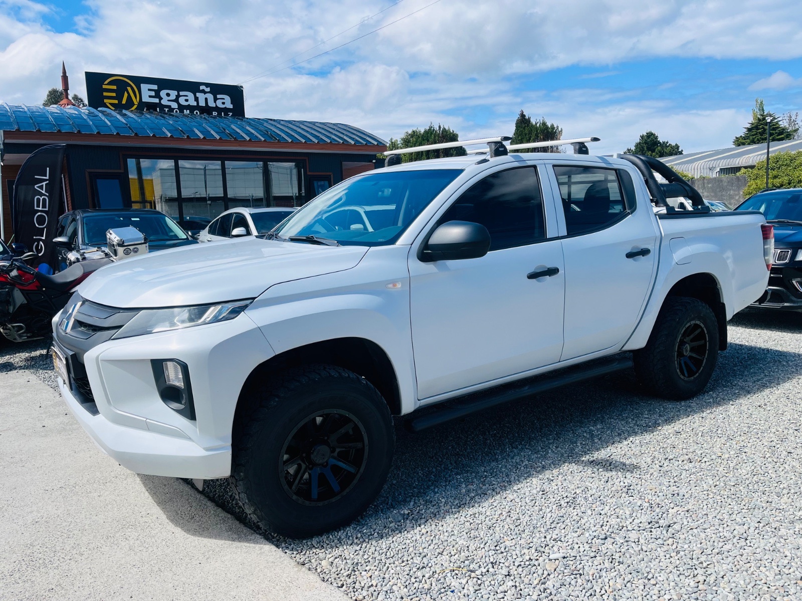 Mitsubishi L200 — foto 15 de 15