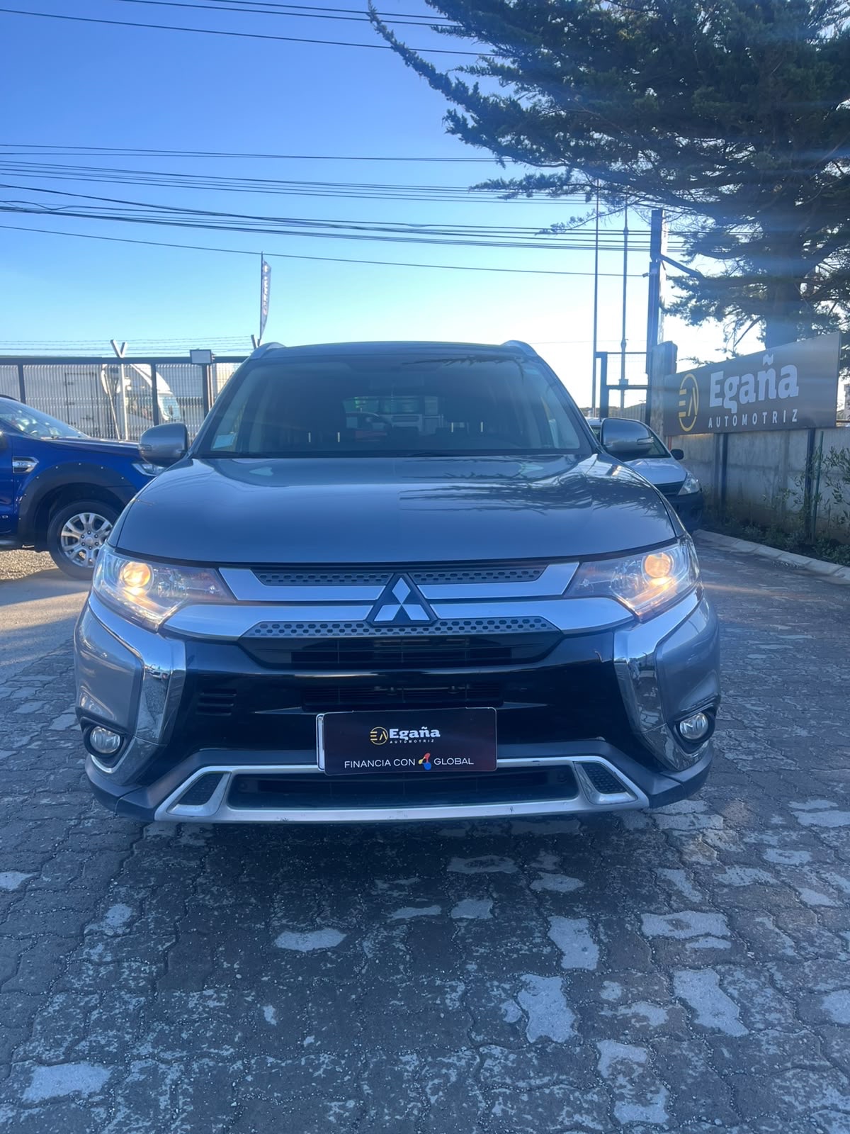 Mitsubishi Outlander — foto 2 de 15