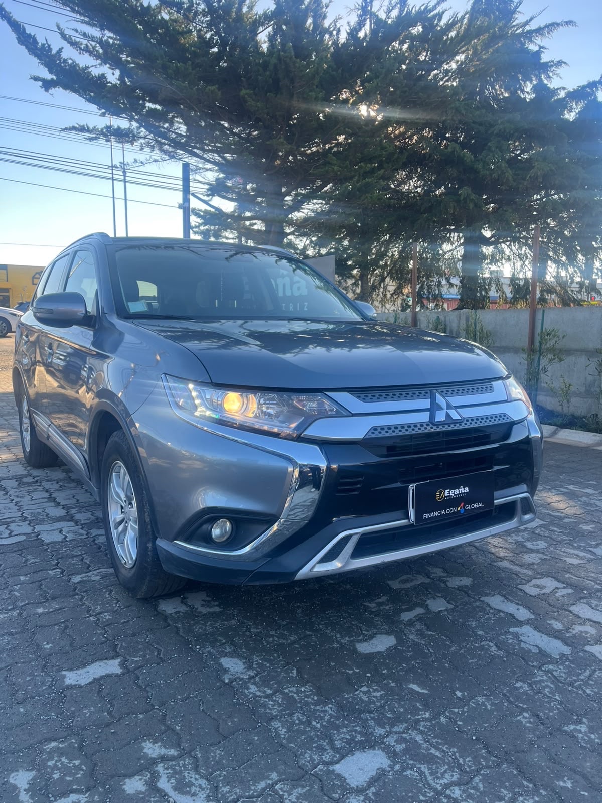 Mitsubishi Outlander — foto 3 de 15