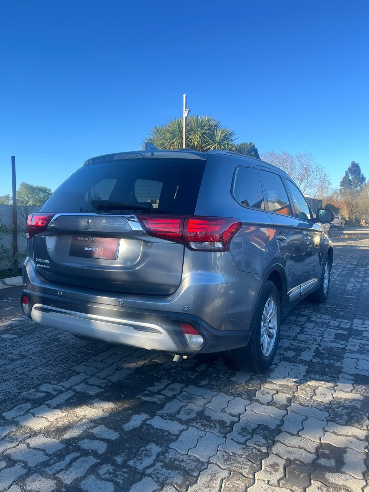 Mitsubishi Outlander — foto 4 de 15